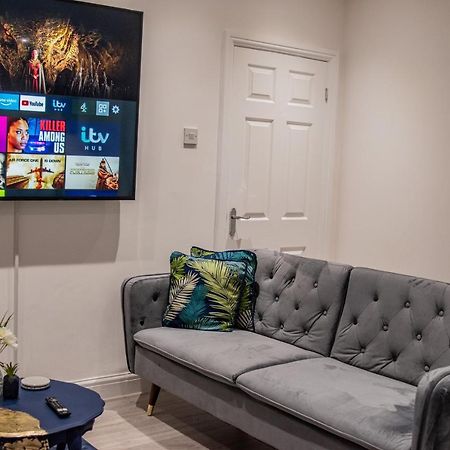 Bv Comfy Spacious 3 Bedroom House At Tatton Street Manchester Esterno foto