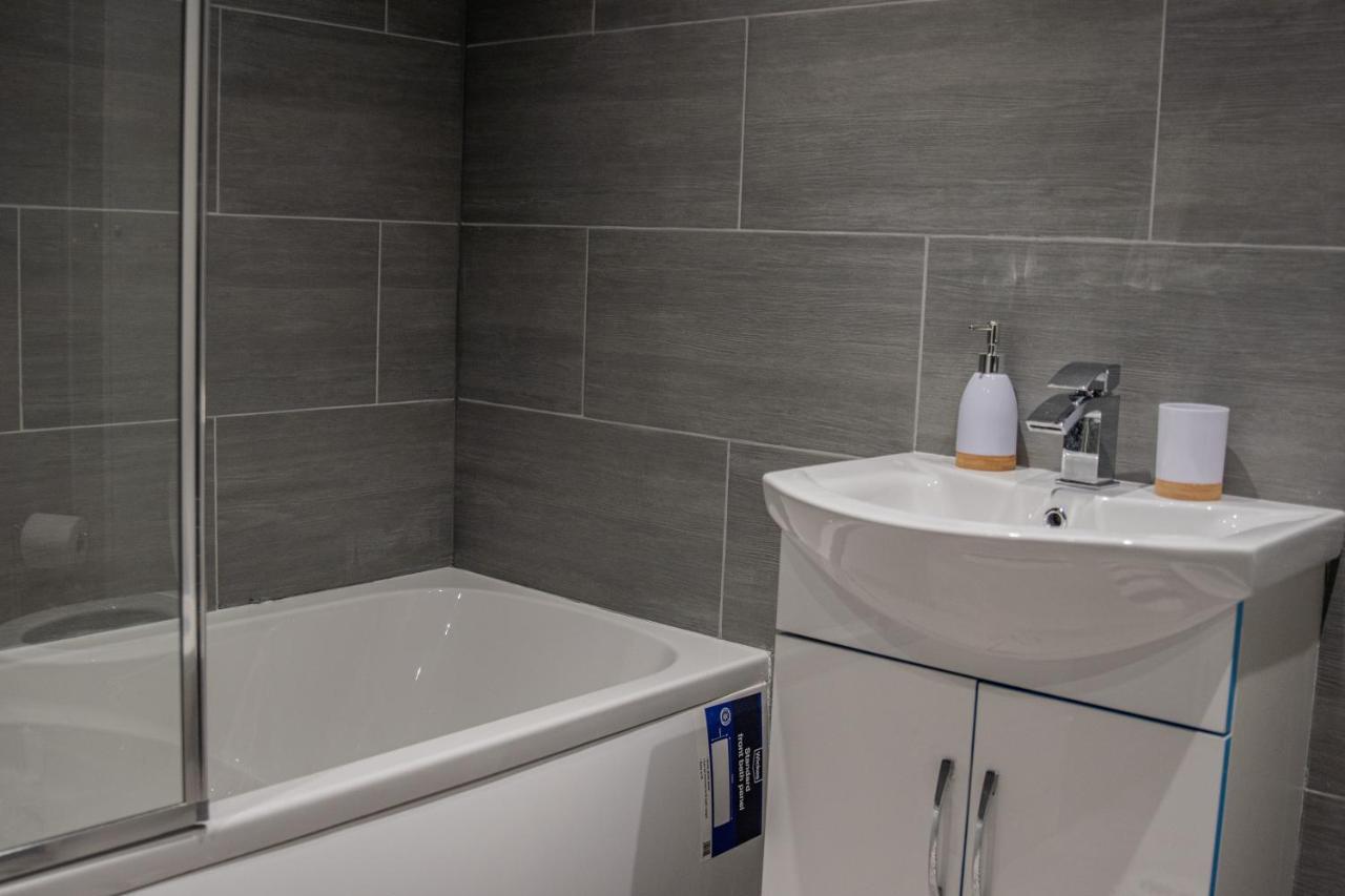 Bv Comfy Spacious 3 Bedroom House At Tatton Street Manchester Esterno foto