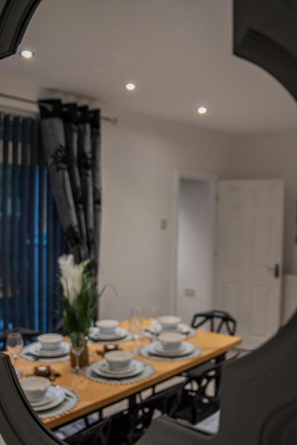 Bv Comfy Spacious 3 Bedroom House At Tatton Street Manchester Esterno foto
